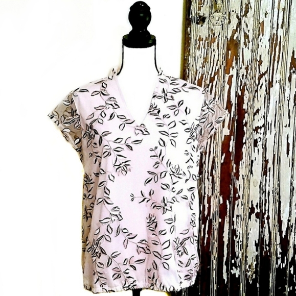 Liz Claiborne Tops - Liz Claiborne Floral Embroidered Top Pink Size M